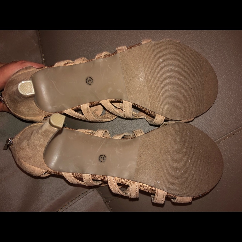 Heels - Picture 2 of 3